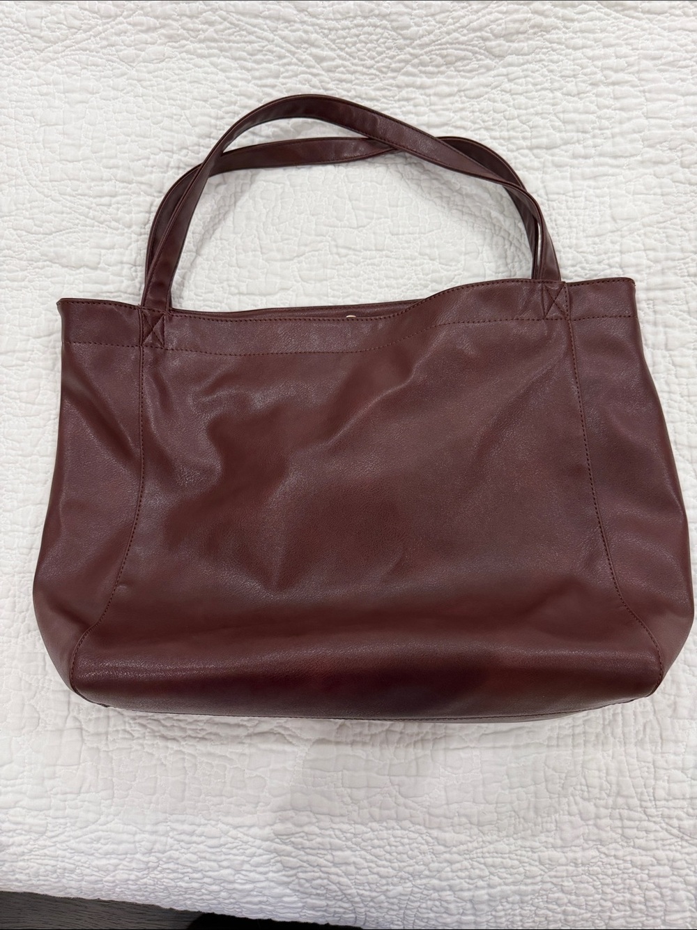 Everyday Leather-Feel Tote Bag in Deep Burgundy - Picture 2 of 10